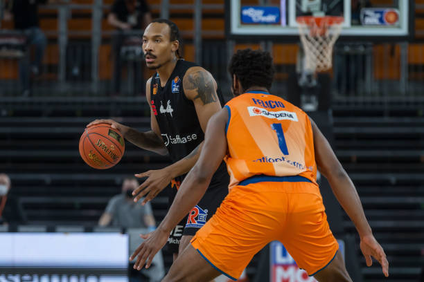 包括助攻与 包括助攻与