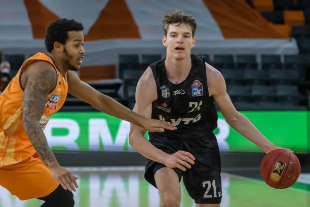 他让我想起 他让我想起